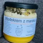 Miód z marakują Pasieka Na Skarpie – naturalny miód z dodatkiem liofilizowanej marakui